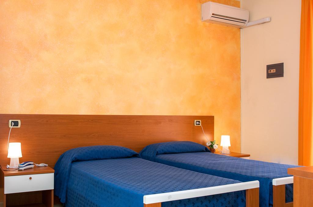 Megaron Hotel Pozzallo Cameră foto
